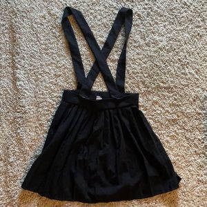 Cute black skirt!